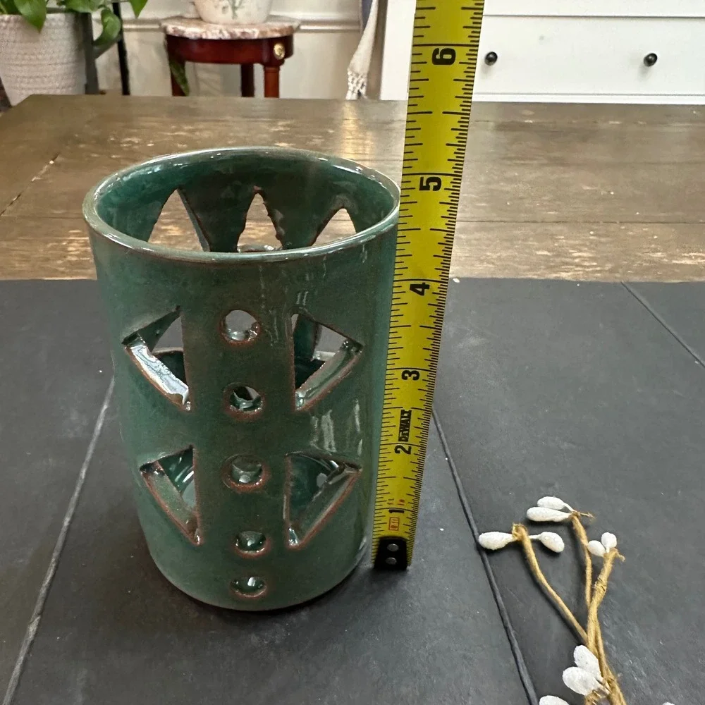 Annascaul Pottery excellent gently